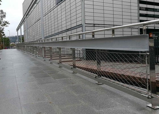 Balustrade Ss304 के लिए लचीला राजमार्ग अलगाव केबल बाड़ मेष