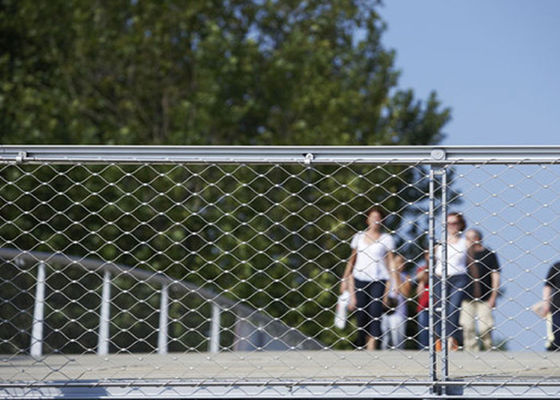 2.0मिमी स्टेनलेस स्टील बैलुस्ट्रेड केबल मेश 7x7 80x138मिमी