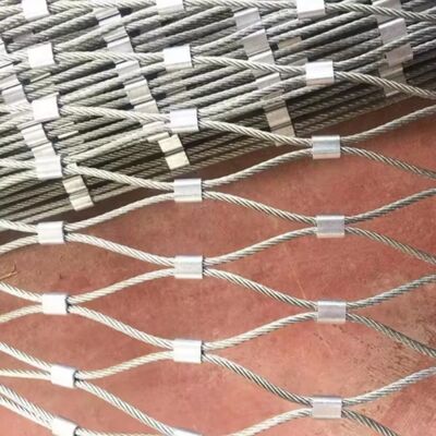 चिड़ियाघर के बाड़े की सुरक्षा बाड़ के लिए पक्षी एवियरी स्टेनलेस स्टील फेरूल वायर रोप मेश