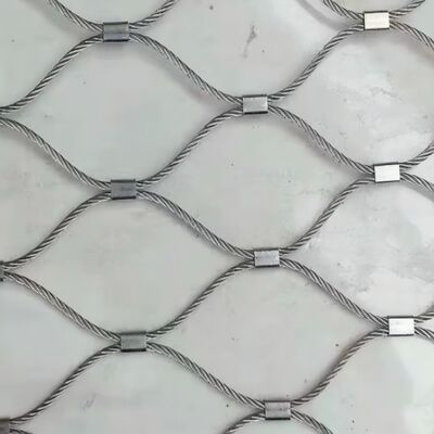 स्थापित करने के लिए आसान एक्स झुकाव केबल जाल बहुमुखी केबल प्रबंधन विकल्प प्रदान करता है