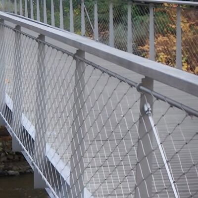 ब्रिज सुरक्षा के लिए डायमंड स्टेनलेस स्टील केबल फेरुल बुना तार रस्सी जाल