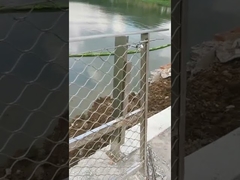 नदी की बाड़